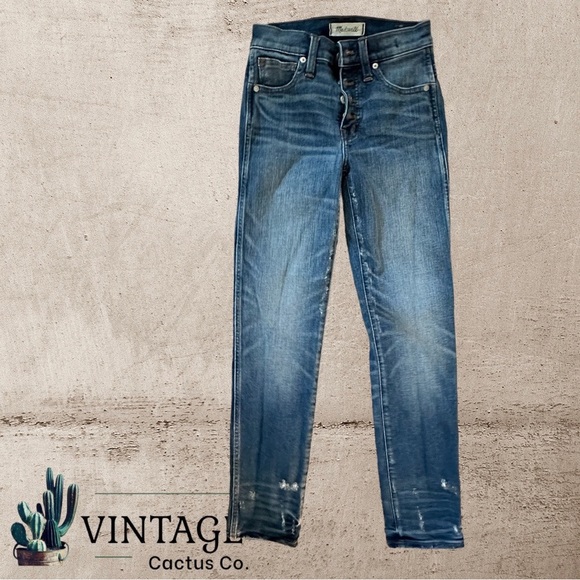 LIKE NEW! MADEWELL Slim Straight Jeans: Distressed Button-Front Edition! - Picture 6 of 10